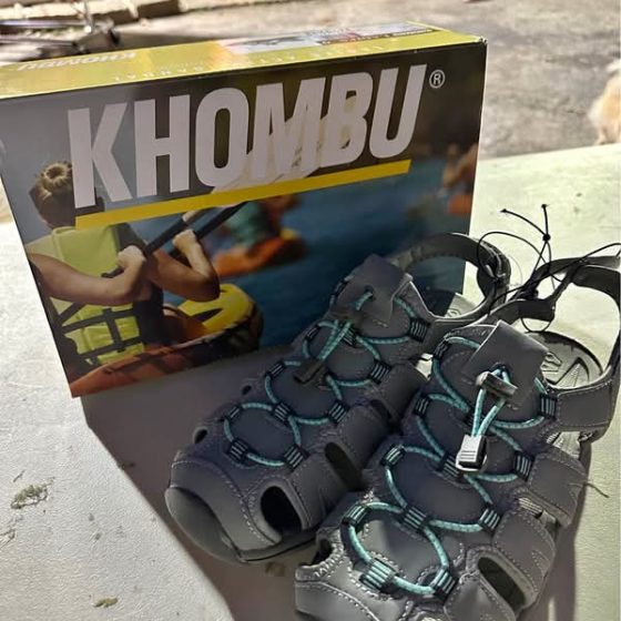 Khombu Ashley Women's Gray Sandals — Size 9M