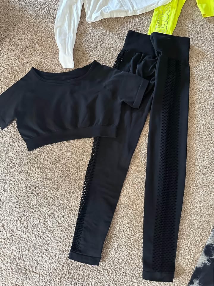 Women's Coordinated Outfit Set — Size L