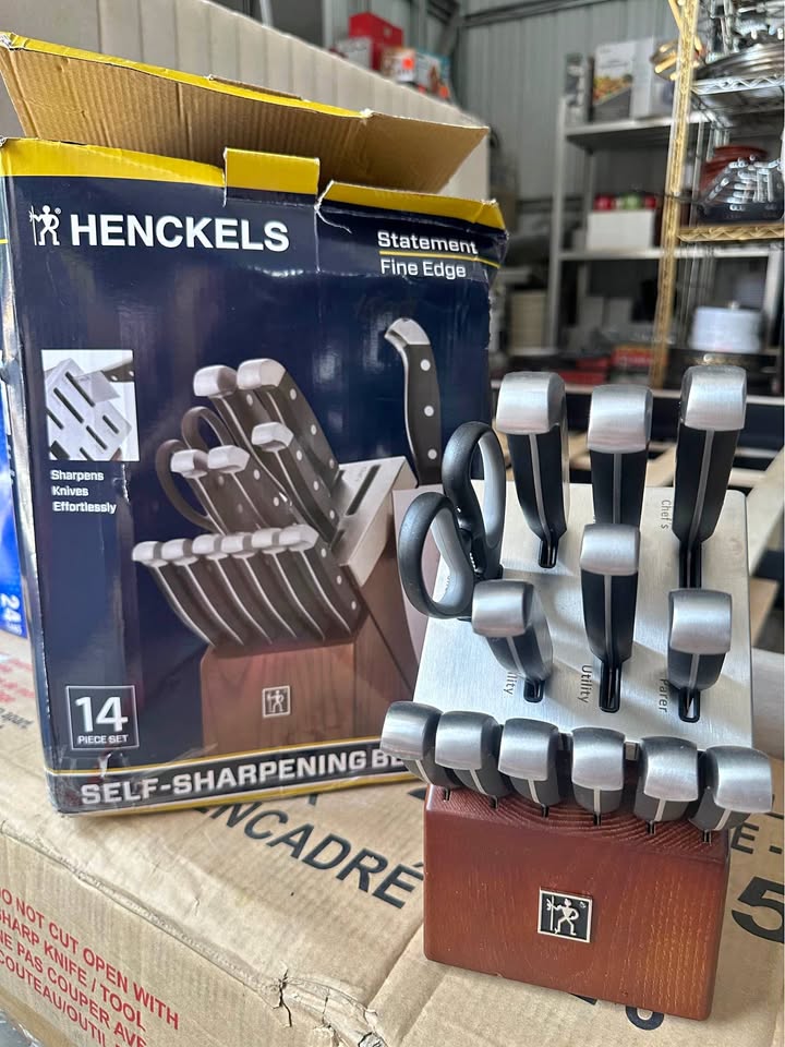 HENCKELS 14-Piece Self-Sharpening Knife Block Set