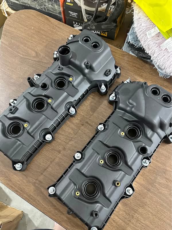 Ford Explorer Engine Valve Cover Kit — 2011–2019