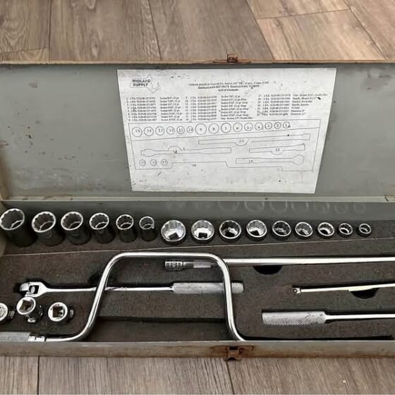 Midland Supply 3/8" SOCKET WRENCH SET 23-PIECES