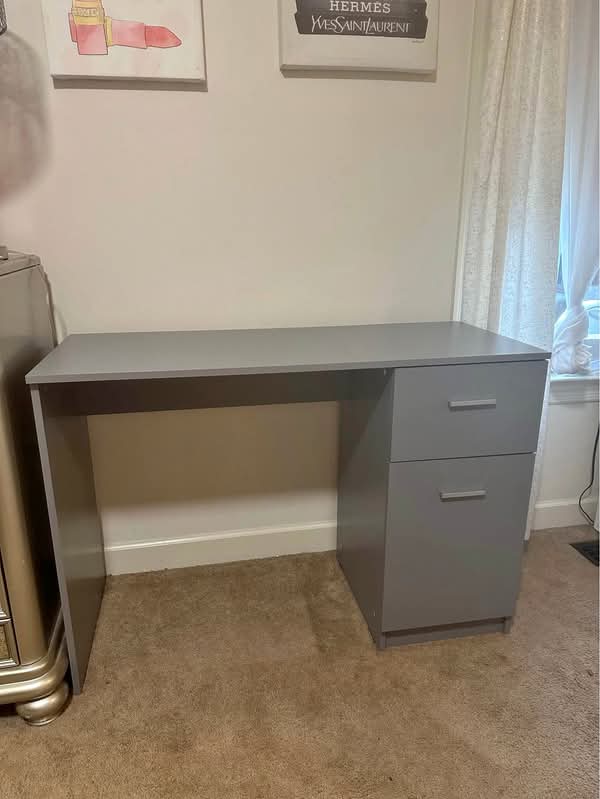 Computer Desk Study Table for Small Spaces Home Office 43 Inch Student Laptop PC Writing Des