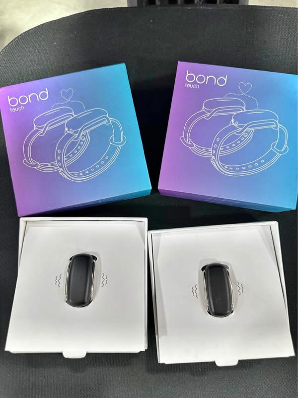 BOND TOUCH Long-Distance Relationship Smart Bracelets for Couples! Lot of 2
