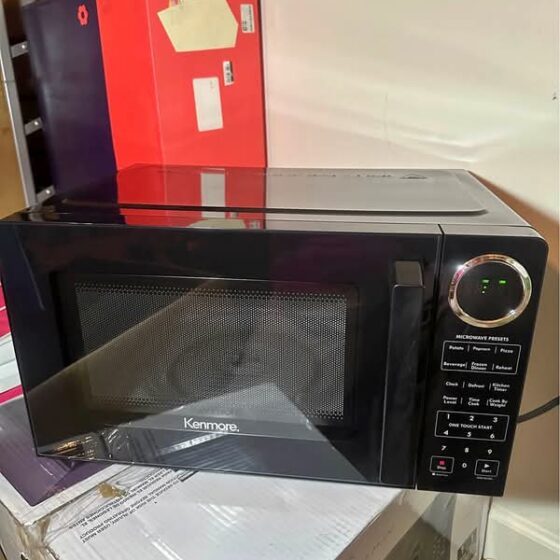 Kenmore 0.9 cu-ft Microwave - Black