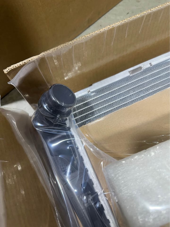 Replacement Radiator for BMW 128i, 328i and M3 - Image 3