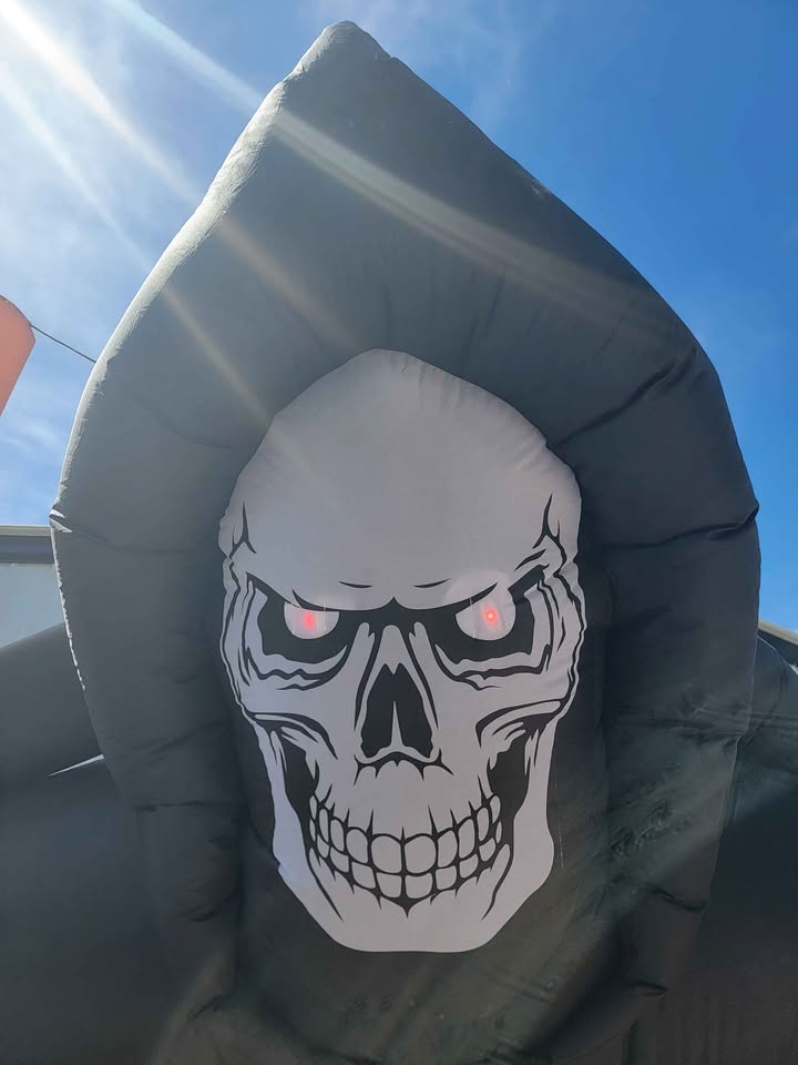 Large Grim Reaper Halloween Inflatable Arch - Image 4